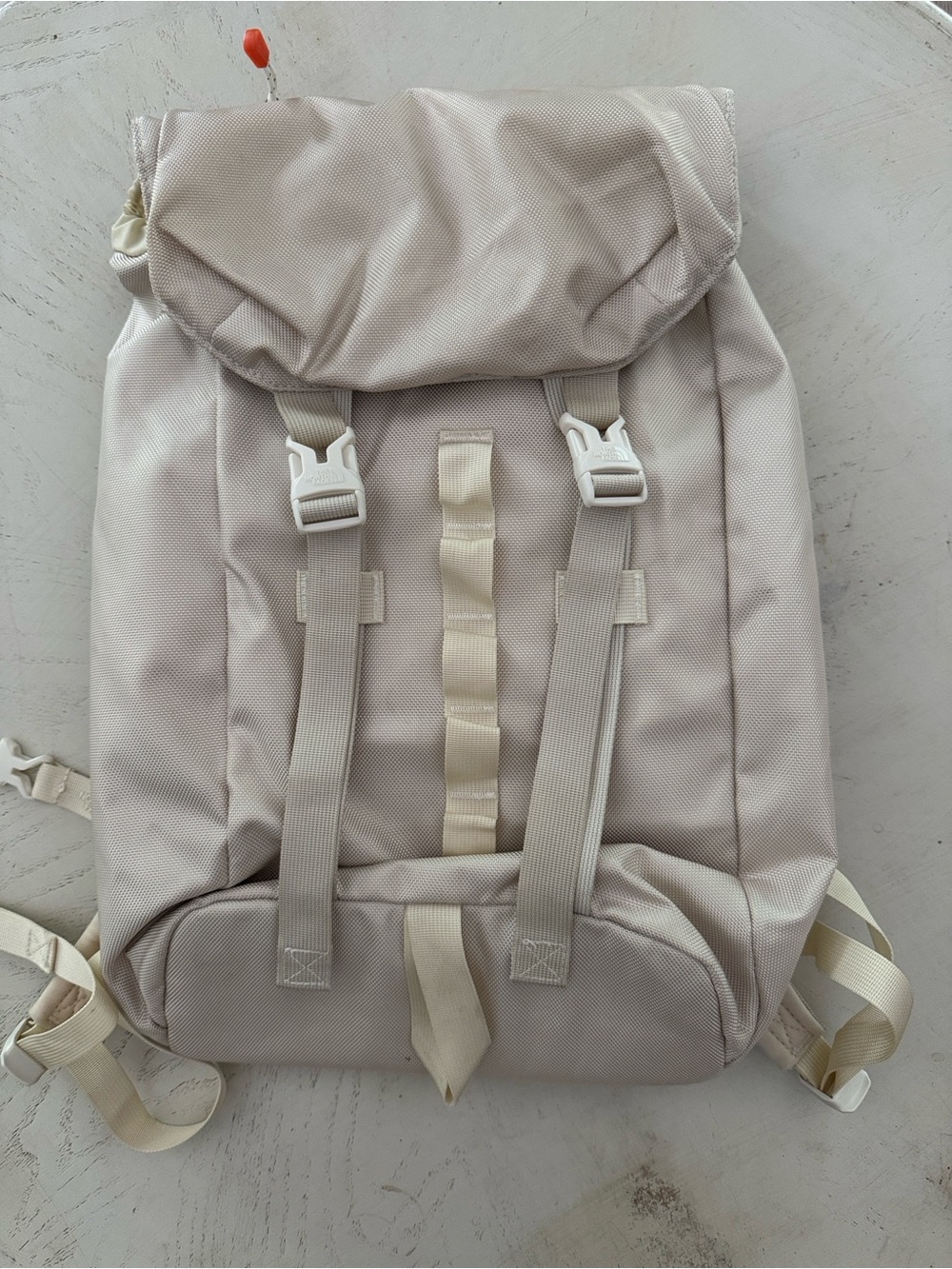The North Face Lineage Rucksack Versatile Hiking Backpack Beige